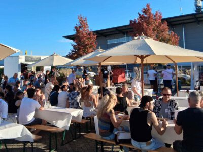 Als Foodtruck mit Cêpes oder Burgern auch bei Firmen unterwegs